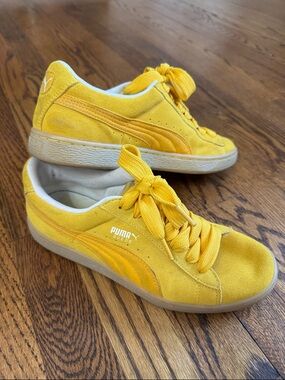 Puma Yellow Suede Low-Top Sneakers SZ 8.5